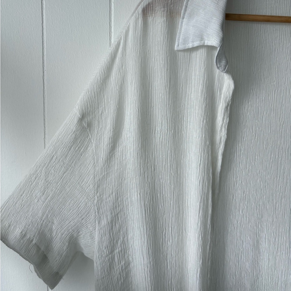 Textured White Viscose Open Front Top/Swim Cover Up | Size 1XL - Picture 4 of 6